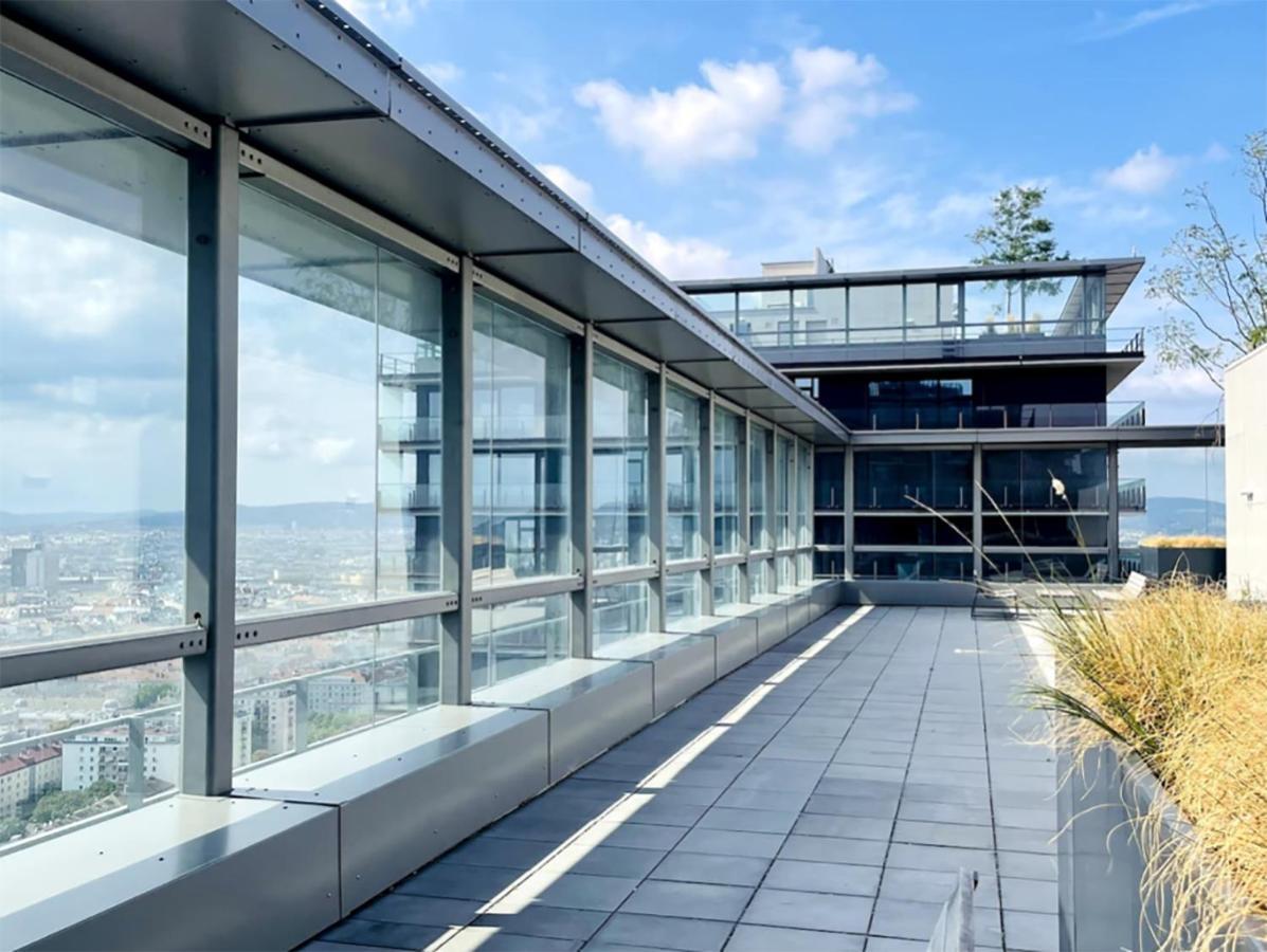 Sunrise Above Sky With Rooftop Pool Wenen Buitenkant foto